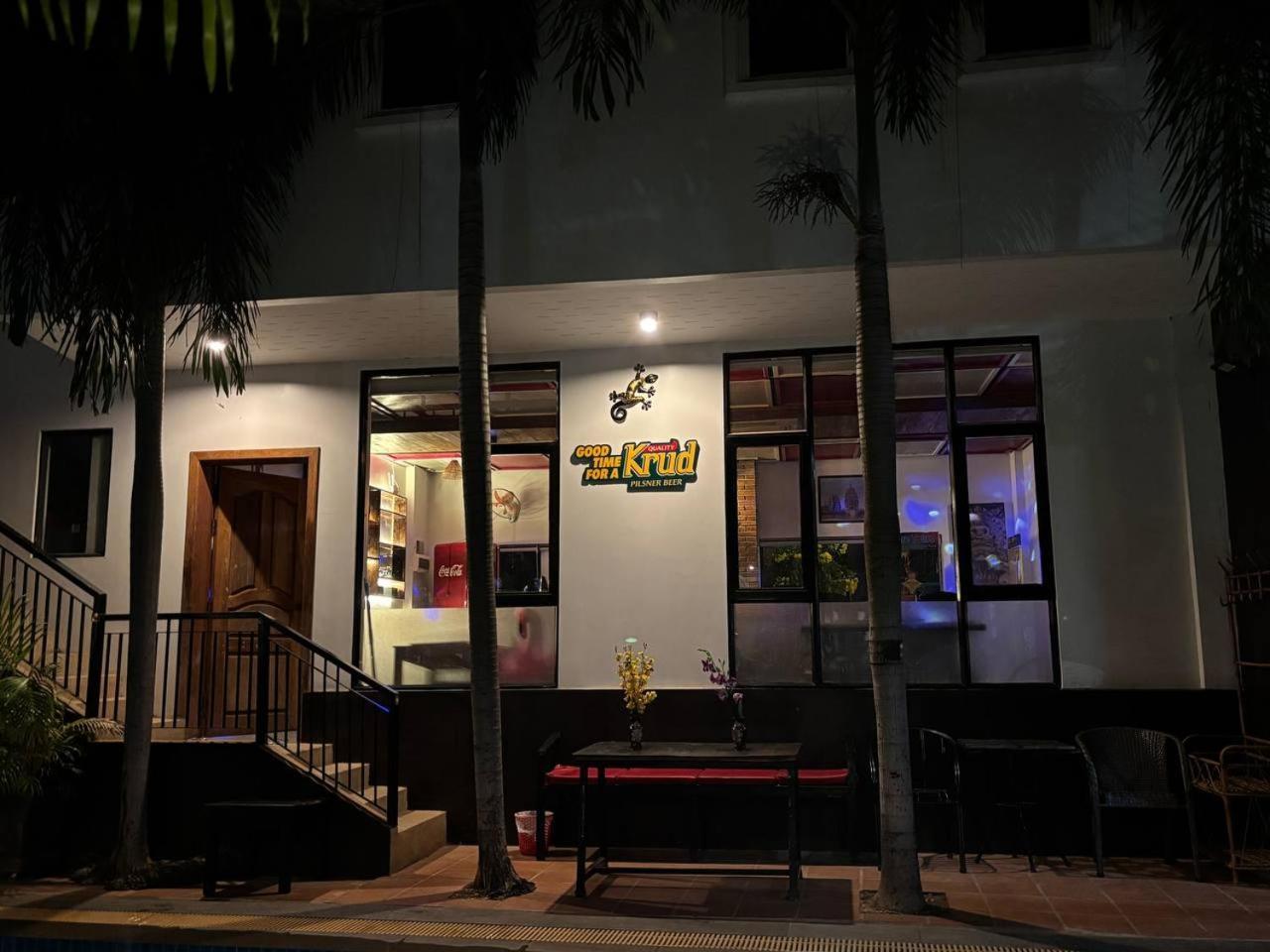 White Monkey Hotel Siem Reap Exterior foto